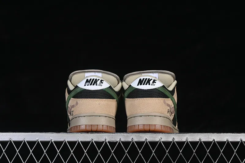 All Categories Nk SB Dunk Series Nk SB Dunk Low Low-top sneakers Nike SB Dunk Low Khaki black and green hook Low-top casual sneakers HJ0367-200